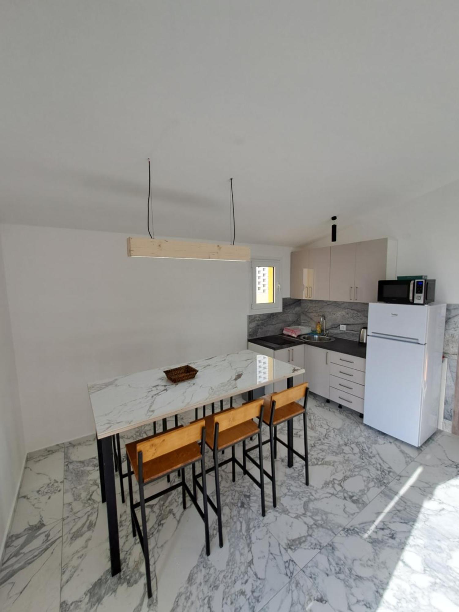 Apartments Miles 尤塔哈 外观 照片